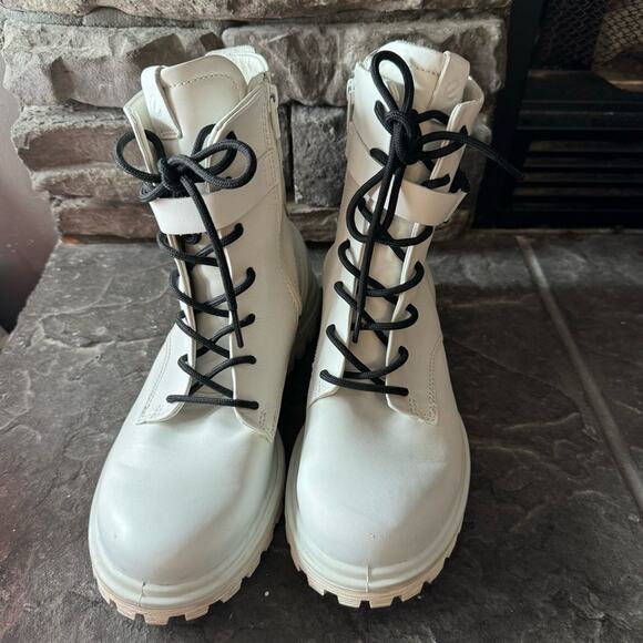 Ecco tredtray bright white lace up moto leather combat boots women’s 40 US 9-9.5 - Picture 2 of 7